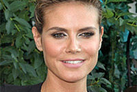 Heidi-klum-sexy-model-makeup-side